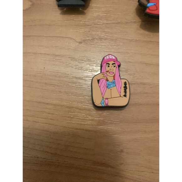 Random Shoe Charm 5 Piece Lot Multi-Color - Picture 4 of 5